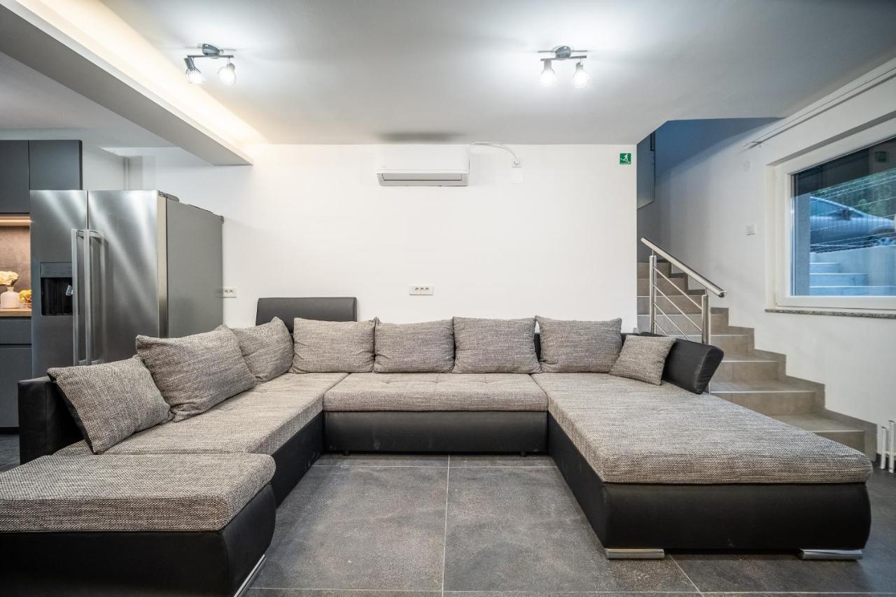 Villa Nesa - Beautiful Guest House At Continental Croatia With Outdoor Swimming Pool, Sauna And 3 Bedrooms Plaški Εξωτερικό φωτογραφία