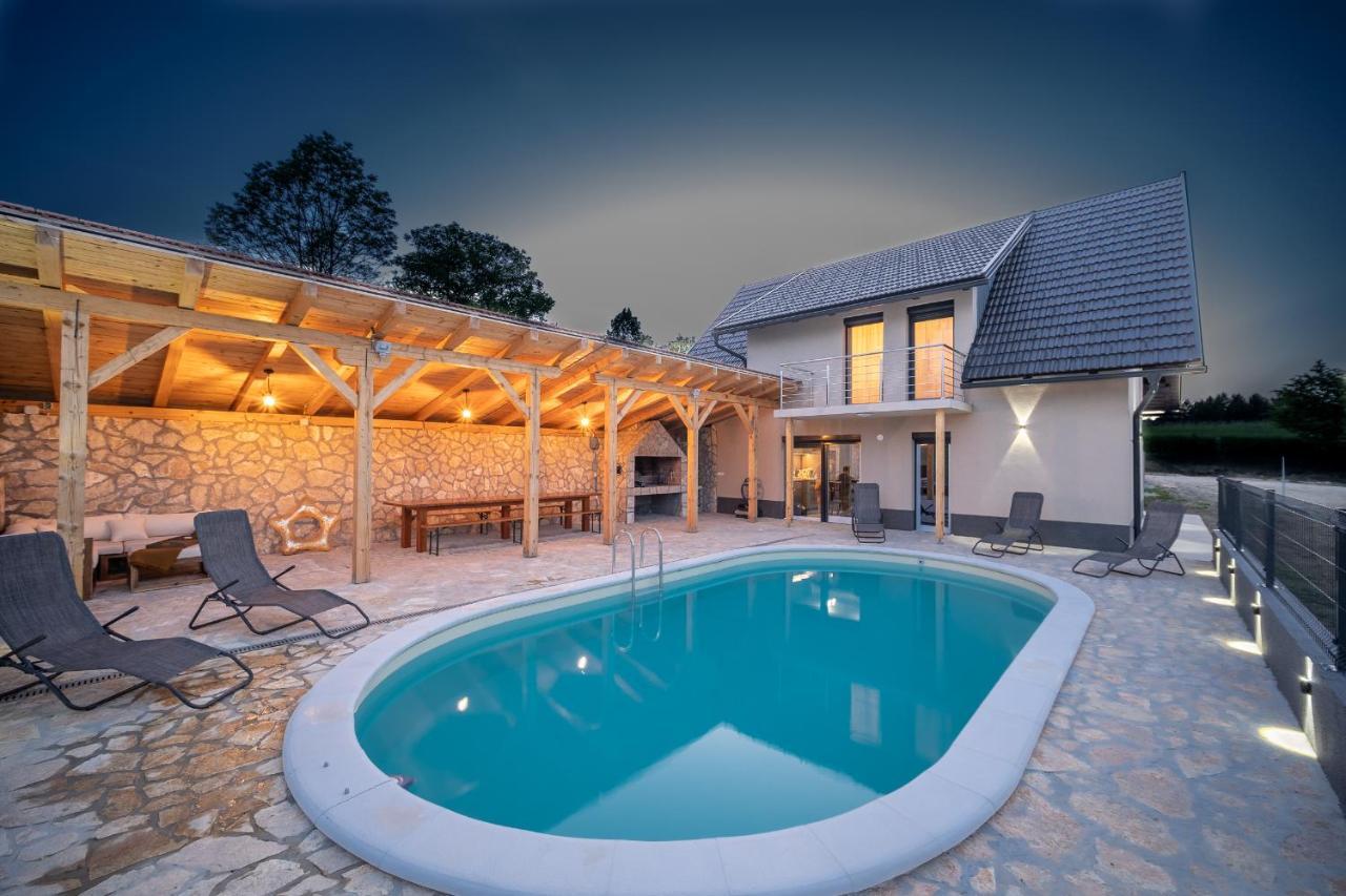 Villa Nesa - Beautiful Guest House At Continental Croatia With Outdoor Swimming Pool, Sauna And 3 Bedrooms Plaški Εξωτερικό φωτογραφία